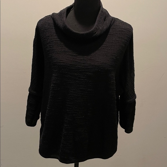 Max Studio Top Women Size M Black Textured Fabric Cropped Scooped Hemline - Picture 4 of 14